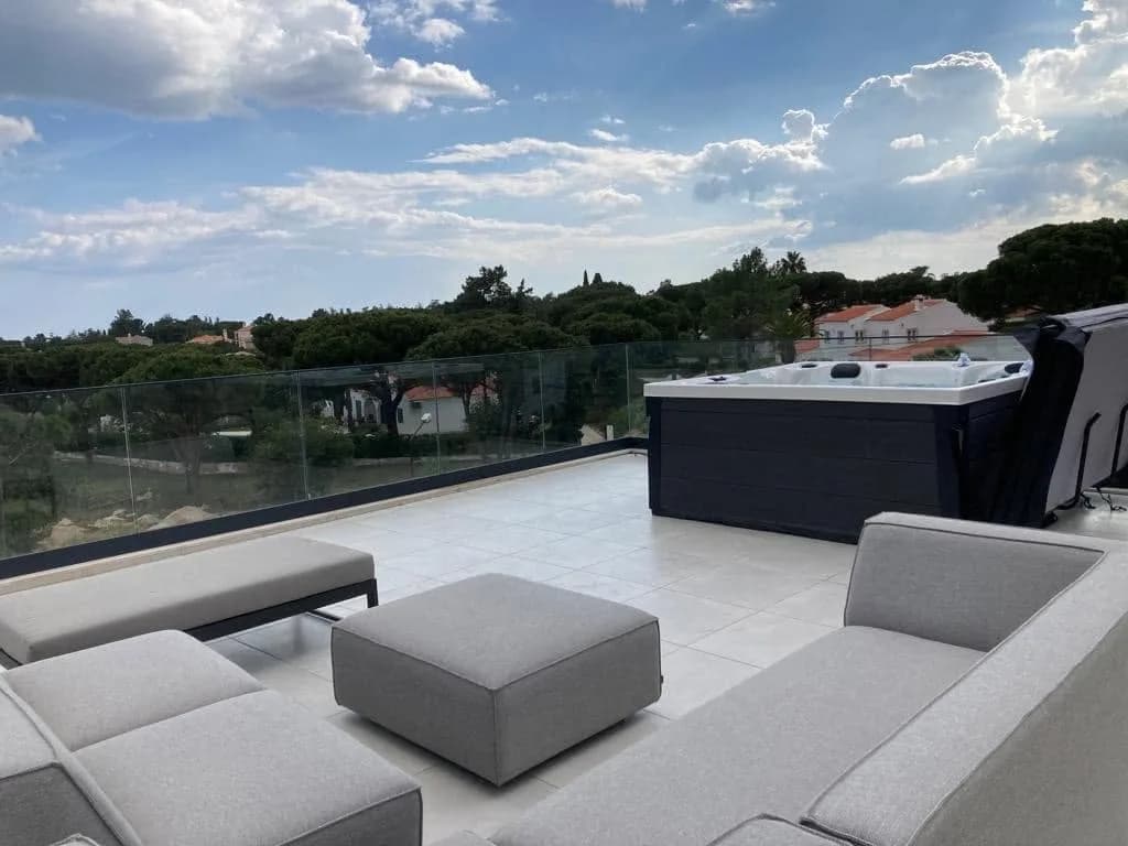 Installation d'un spa Onyx Full option, autre vue du chantier