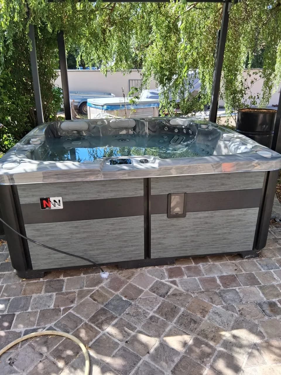 Installation d'un spa Øppland à Brétigny-sur-Orge, autre vue du chantier