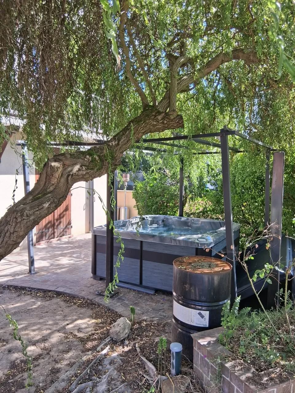 Installation d'un spa Øppland à Brétigny-sur-Orge, autre vue du chantier