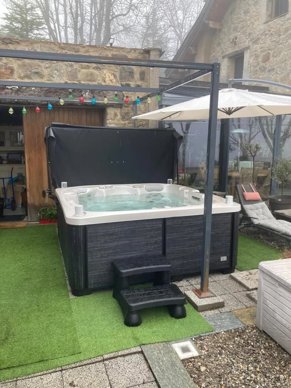 Installation d'un spa Øppland Full option à Chateau Serigues, autre vue du chantier