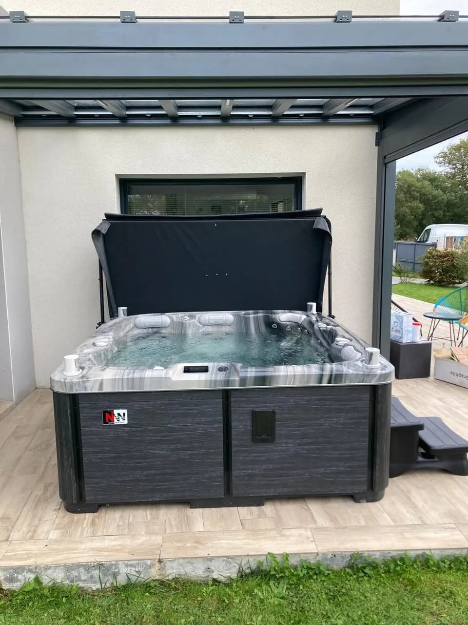 Installation d'un spa Øppland Full option à Fouesnant, autre vue du chantier