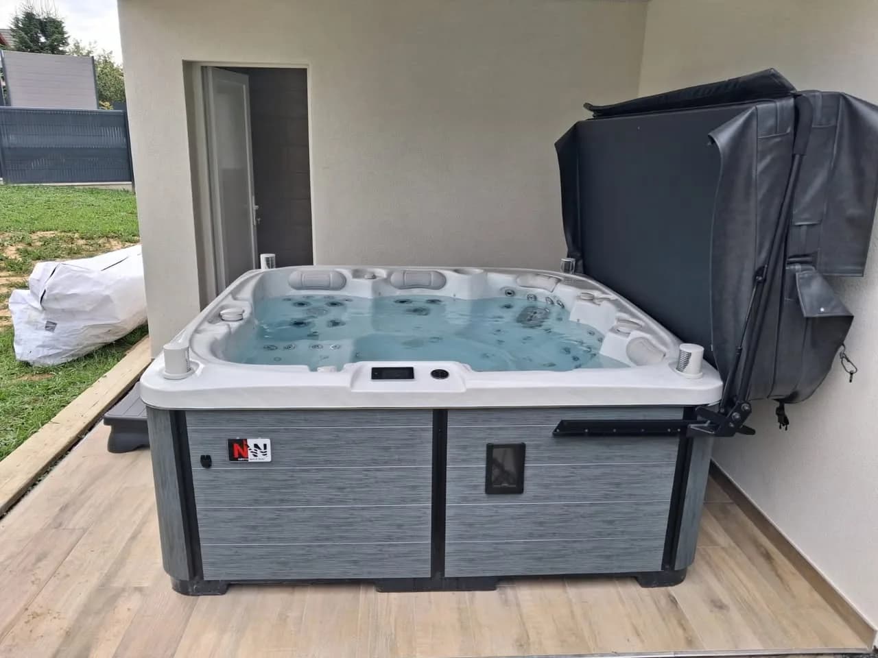 Installation d'un spa Øppland Full option, autre vue du chantier