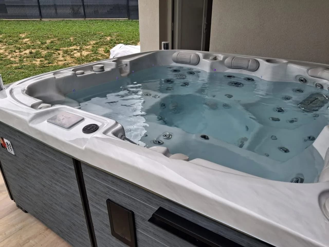 Installation d'un spa Øppland Full option, autre vue du chantier