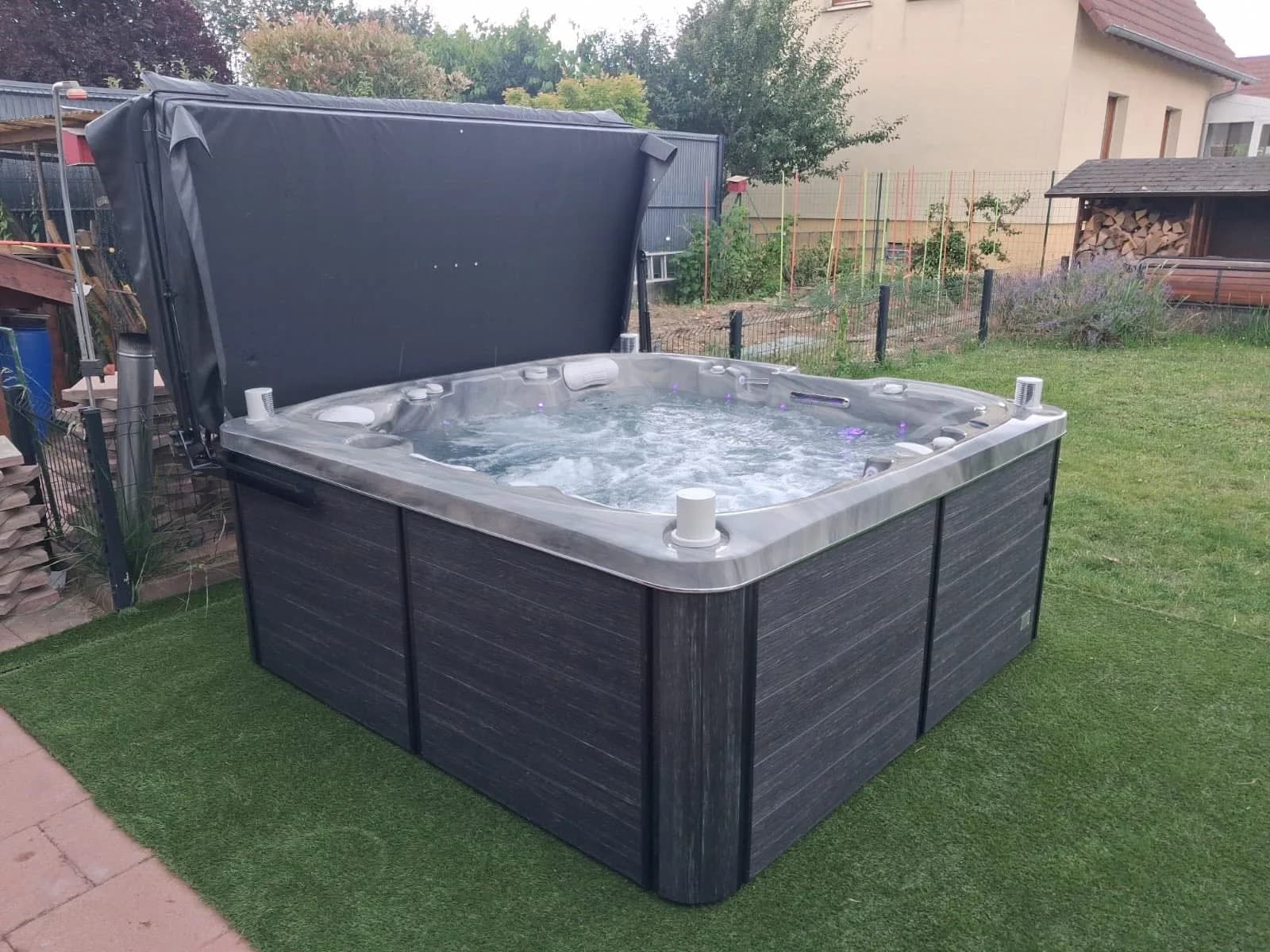 Installation d'un spa Øppland à Horbourg-Wihr, autre vue du chantier