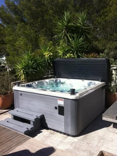 Installation d'un spa Ottawa à Cannes, autre vue du chantier