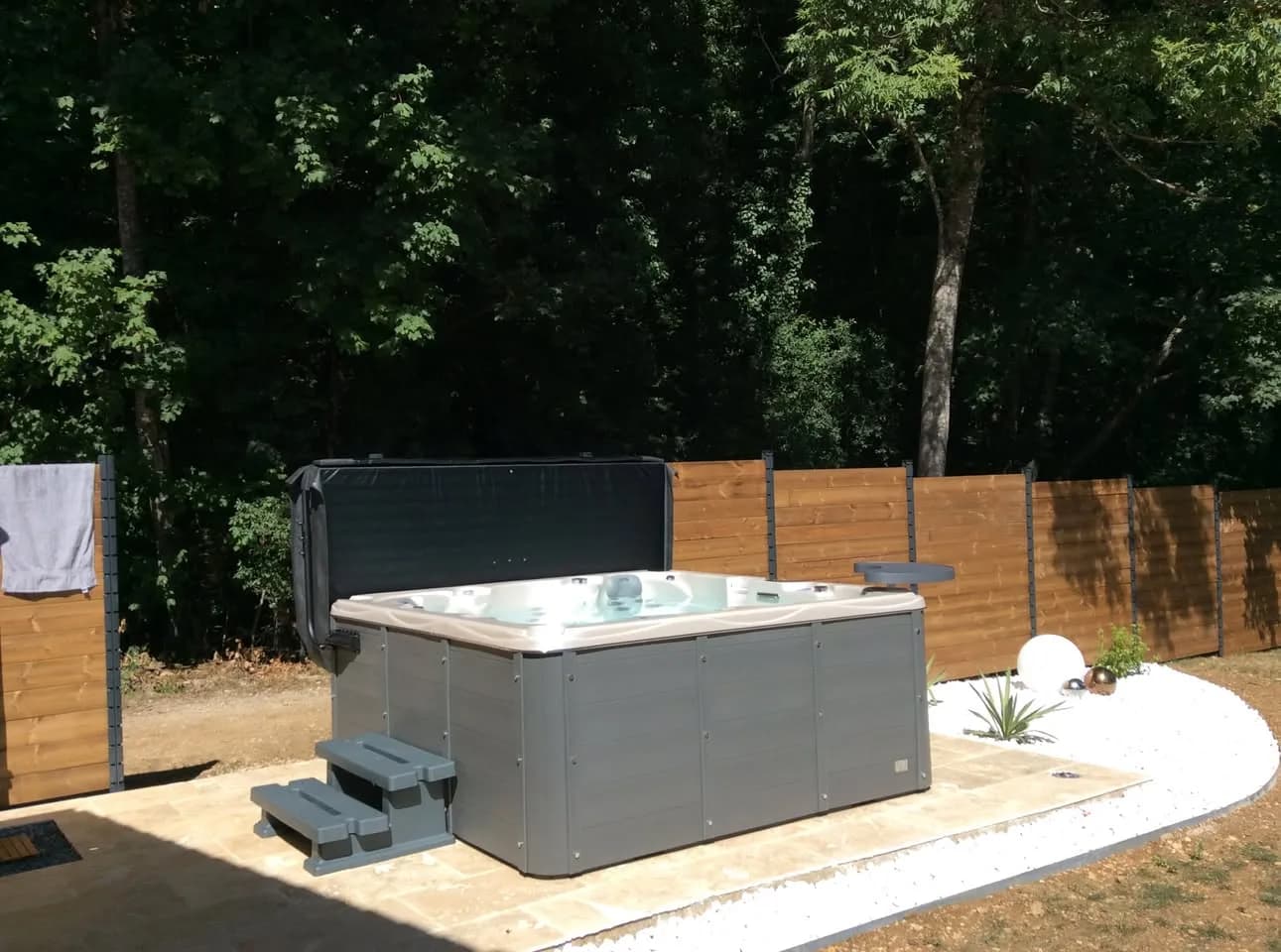 Installation d'un spa Ottawa à Châteauneuf, autre vue du chantier