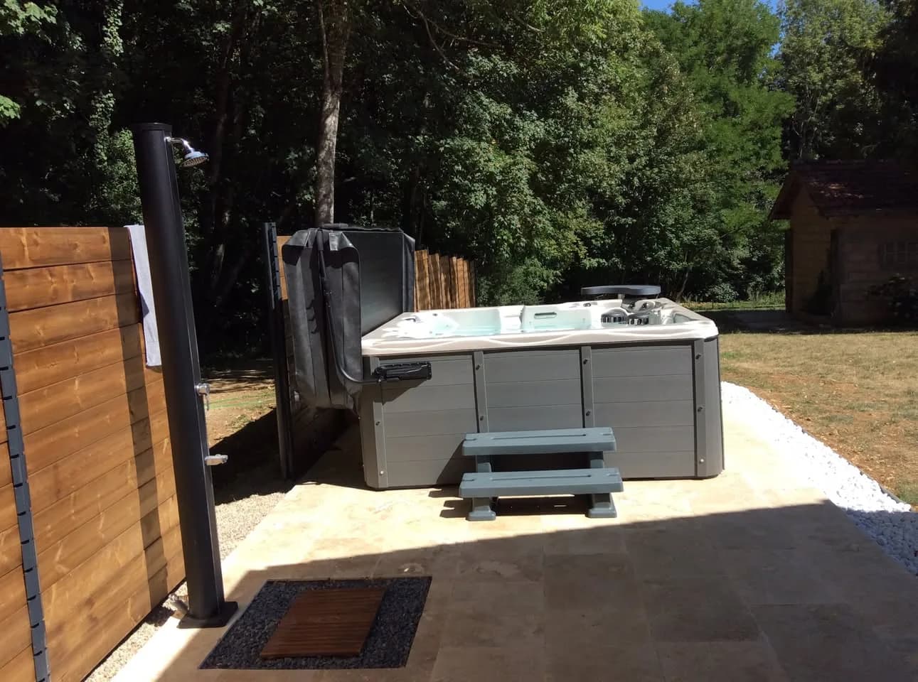 Installation d'un spa Ottawa à Châteauneuf, autre vue du chantier