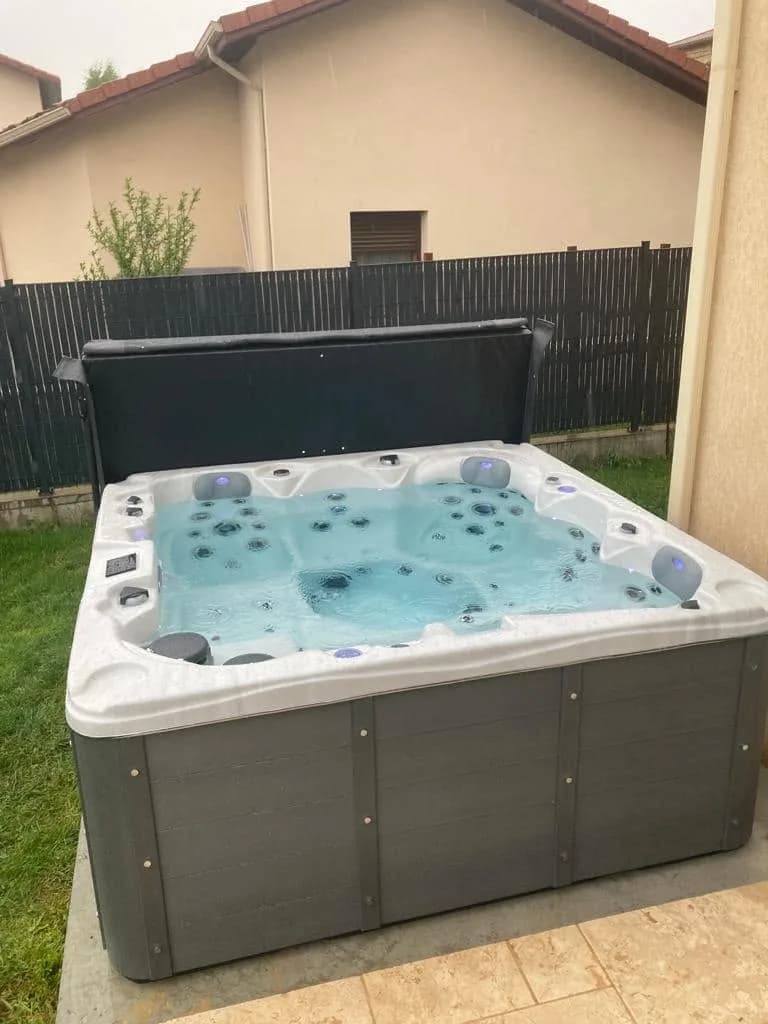 Installation d'un spa Ottawa à Chatte, autre vue du chantier