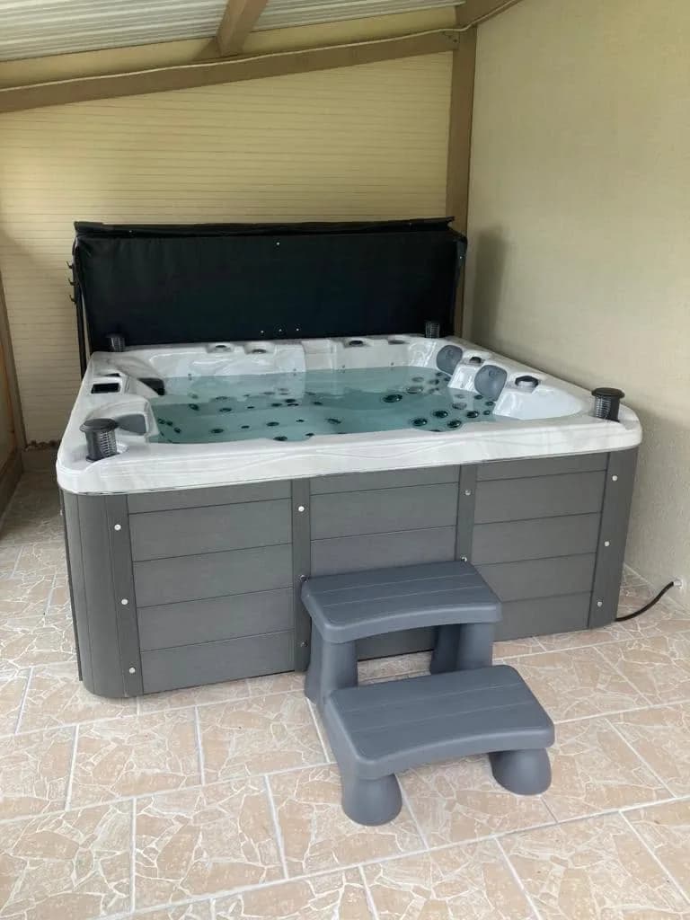 Installation d'un spa Ottawa à Chatte, autre vue du chantier