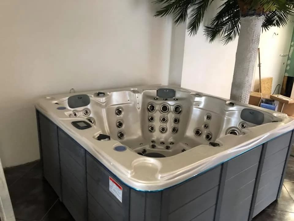 Installation d'un spa Ottawa à Chevalot, autre vue du chantier