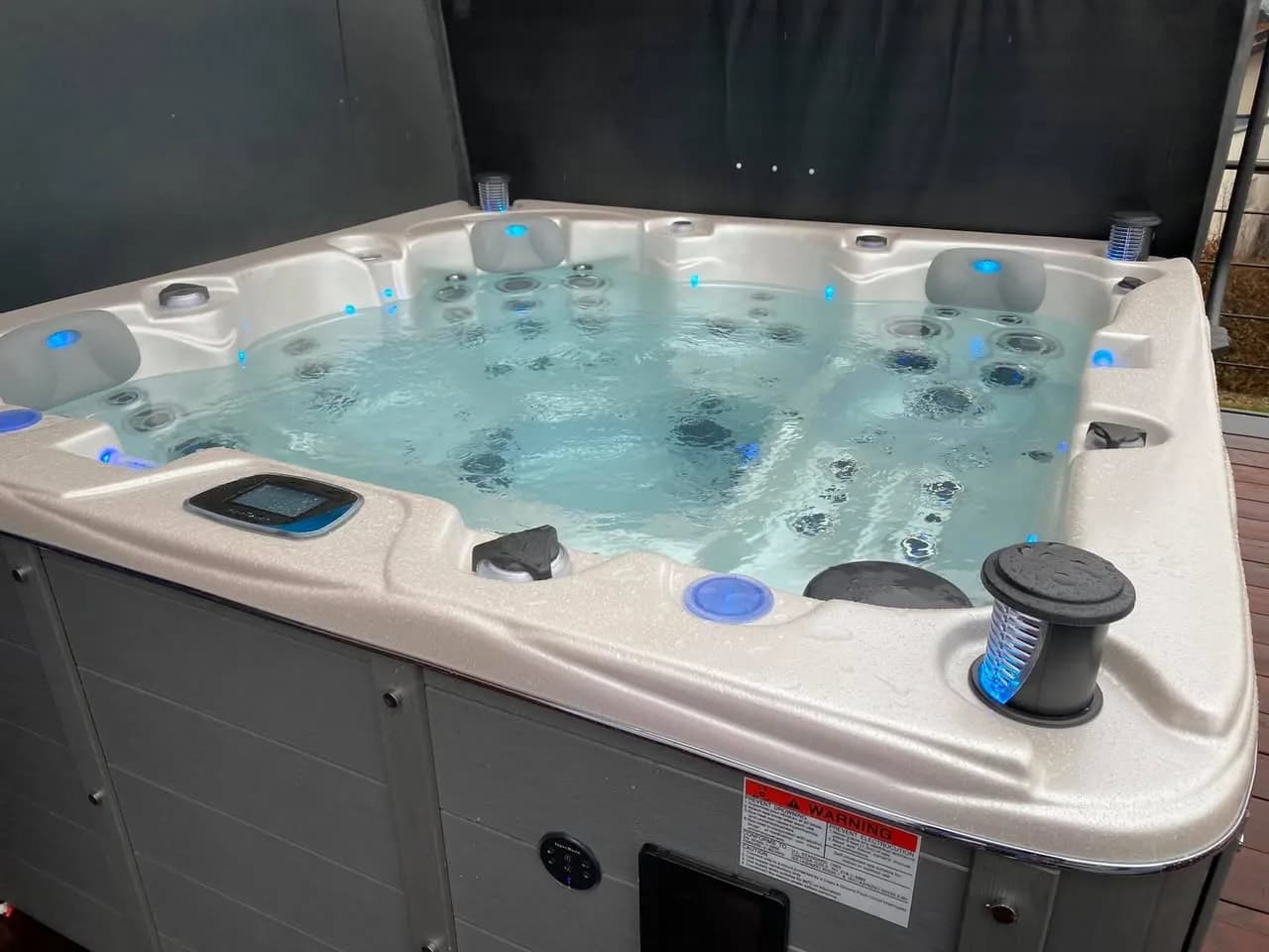 Installation d'un spa Ottawa à Étival-Clairefontaine, autre vue du chantier