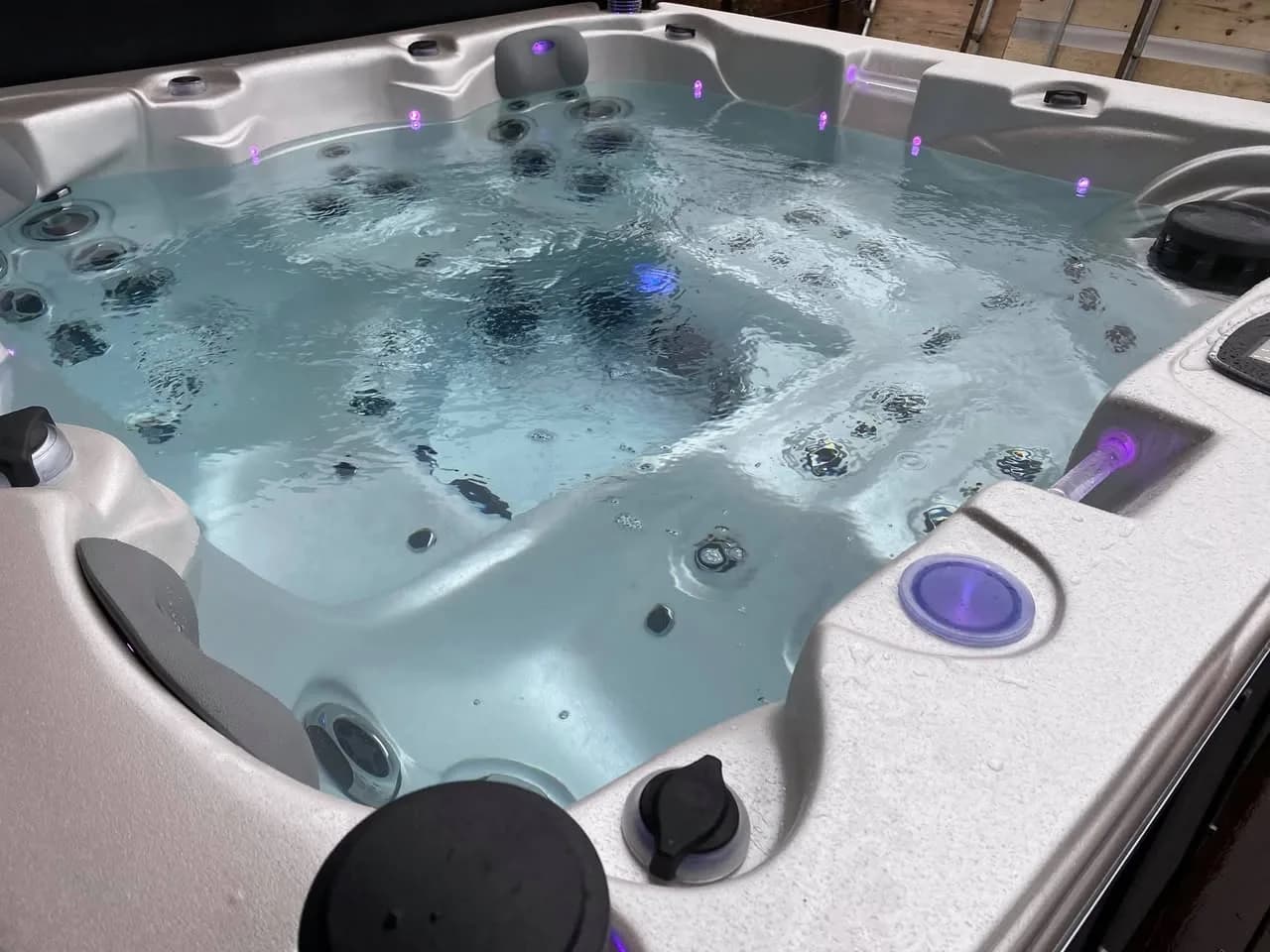 Installation d'un spa Ottawa à Étival-Clairefontaine, autre vue du chantier