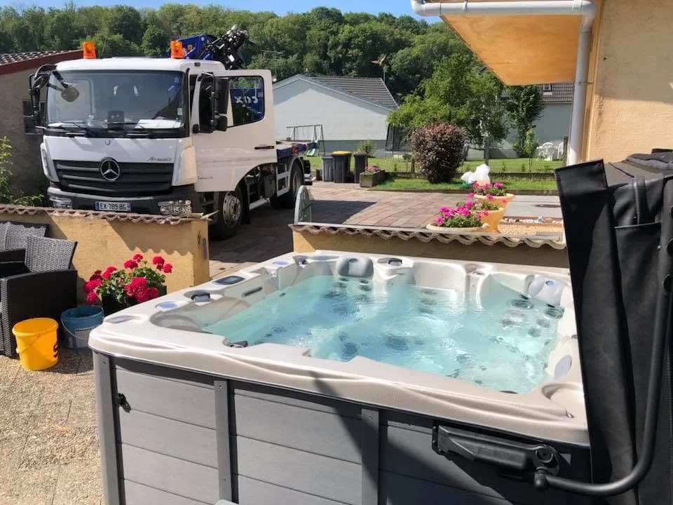 Installation d'un spa Ottawa à Flaxlanden, autre vue du chantier