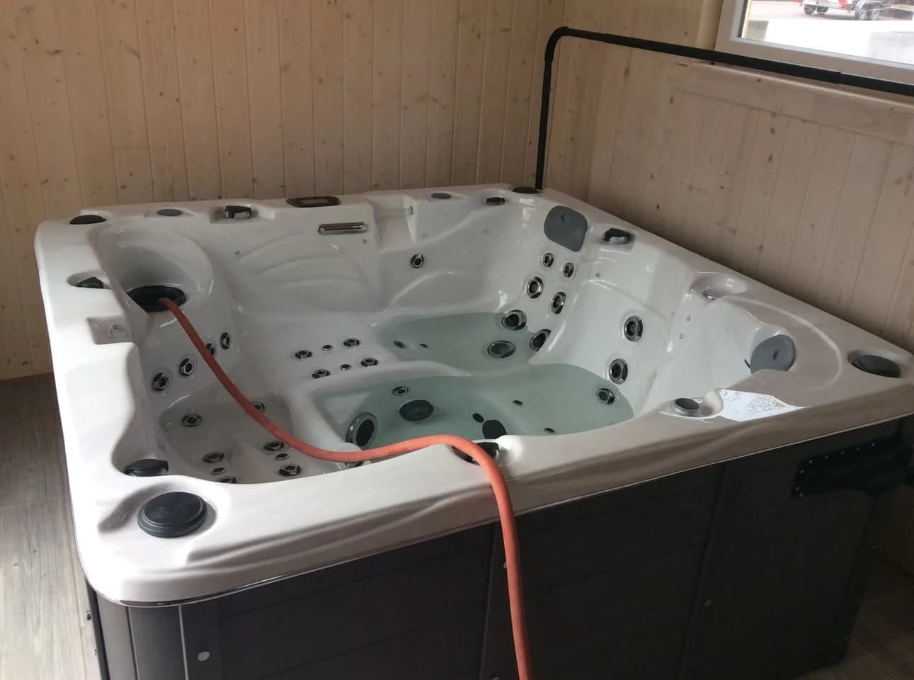 Installation d'un spa Ottawa Full option à Besançon, autre vue du chantier