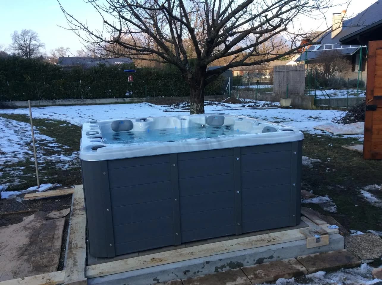 Installation d'un spa Ottawa Full option dans le Finistère, autre vue du chantier