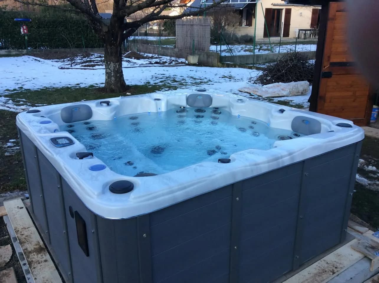 Installation d'un spa Ottawa Full option dans le Finistère, autre vue du chantier