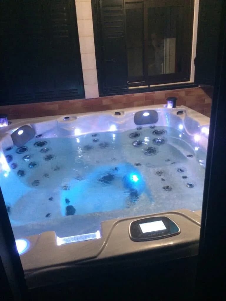 Installation d'un spa Ottawa Full option dans le Loiret, autre vue du chantier