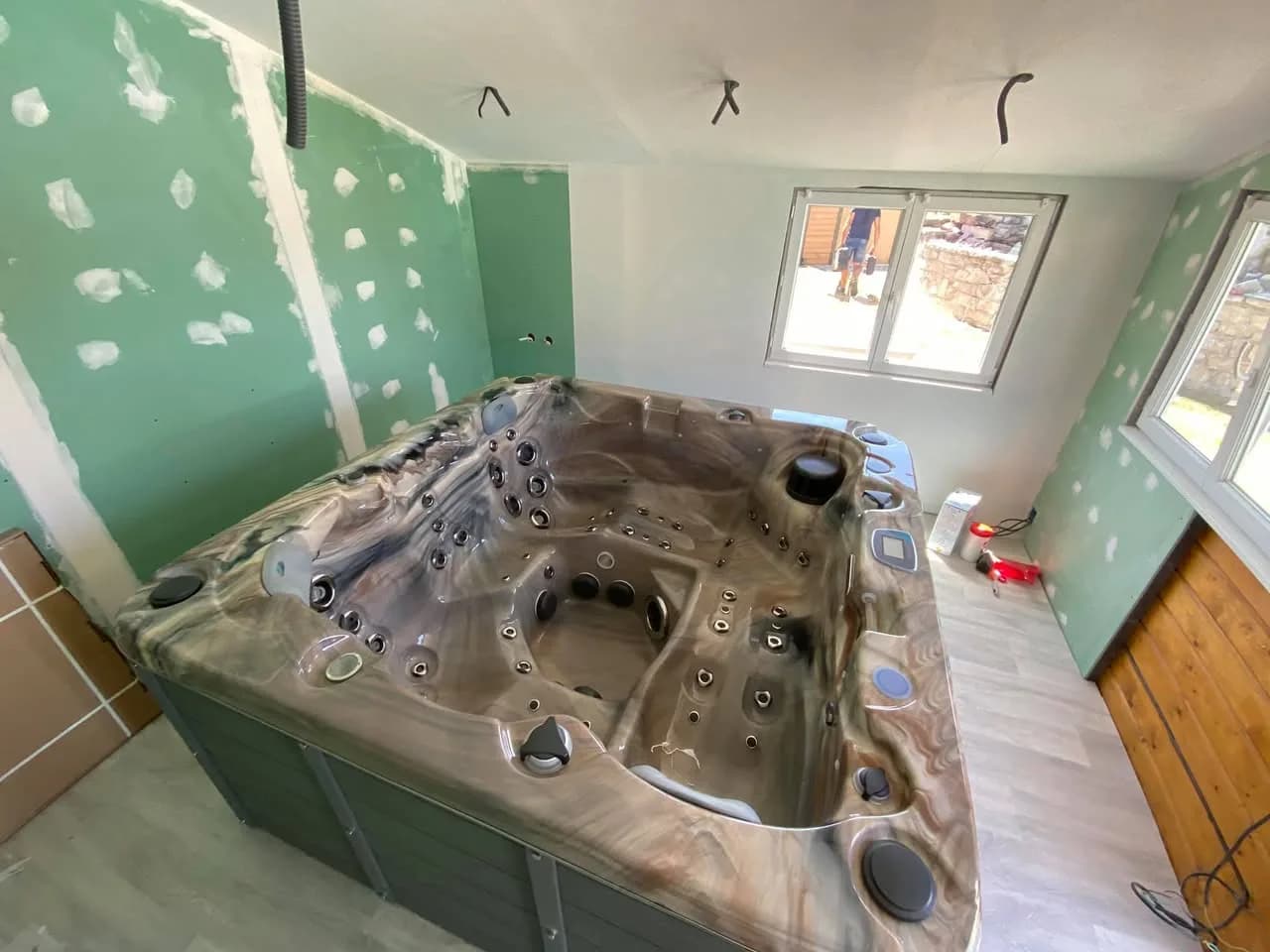 Installation d'un spa Ottawa Full option à Kingersheim, autre vue du chantier