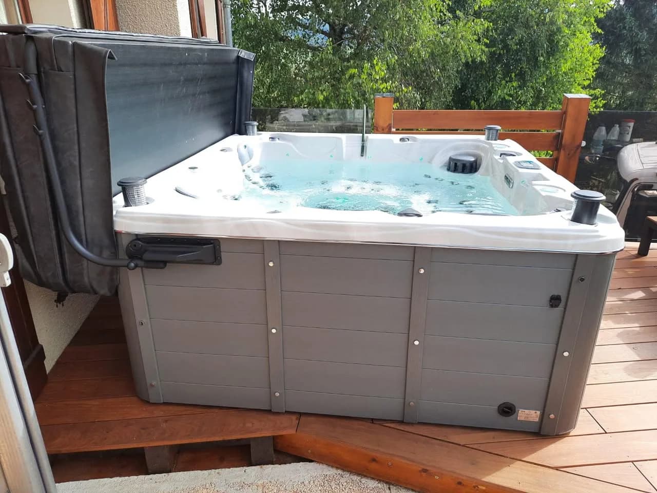 Installation d'un spa Ottawa Full option à Les Combes, autre vue du chantier