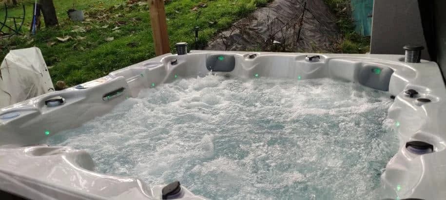 Installation d'un spa Ottawa Full option à Maidières, autre vue du chantier