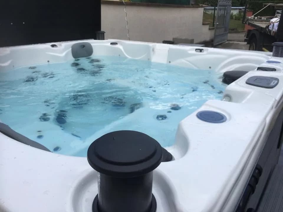 Installation d'un spa Ottawa Full option à Marckolsheim, autre vue du chantier
