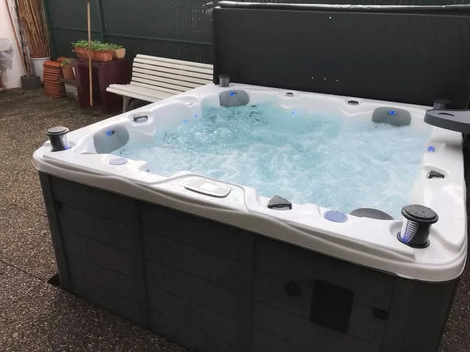 Installation d'un spa Ottawa Full option à Pfastatt, autre vue du chantier