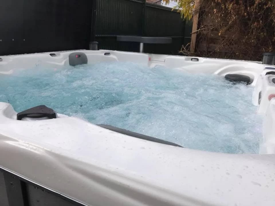 Installation d'un spa Ottawa Full option à Pfastatt, autre vue du chantier