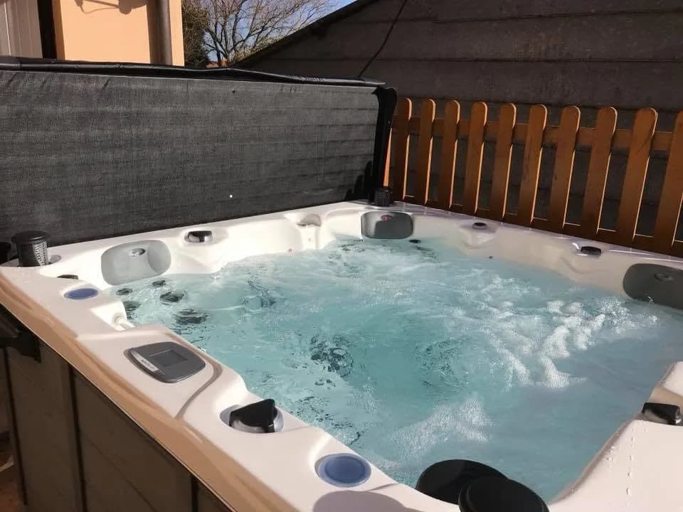 Installation d'un spa Ottawa Full option à Strasbourg, autre vue du chantier