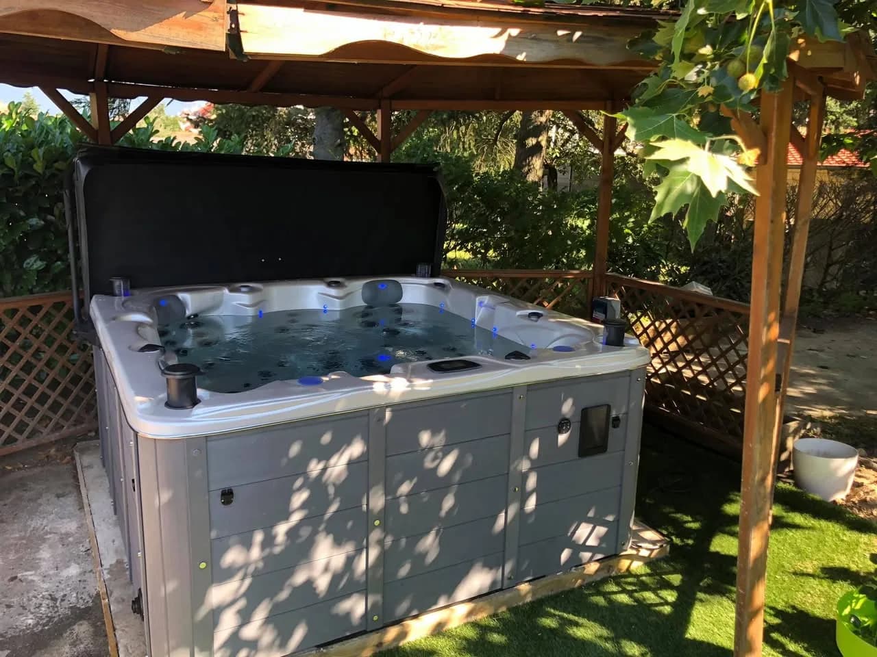 Installation d'un spa Ottawa Full option à Wittelsheim, autre vue du chantier