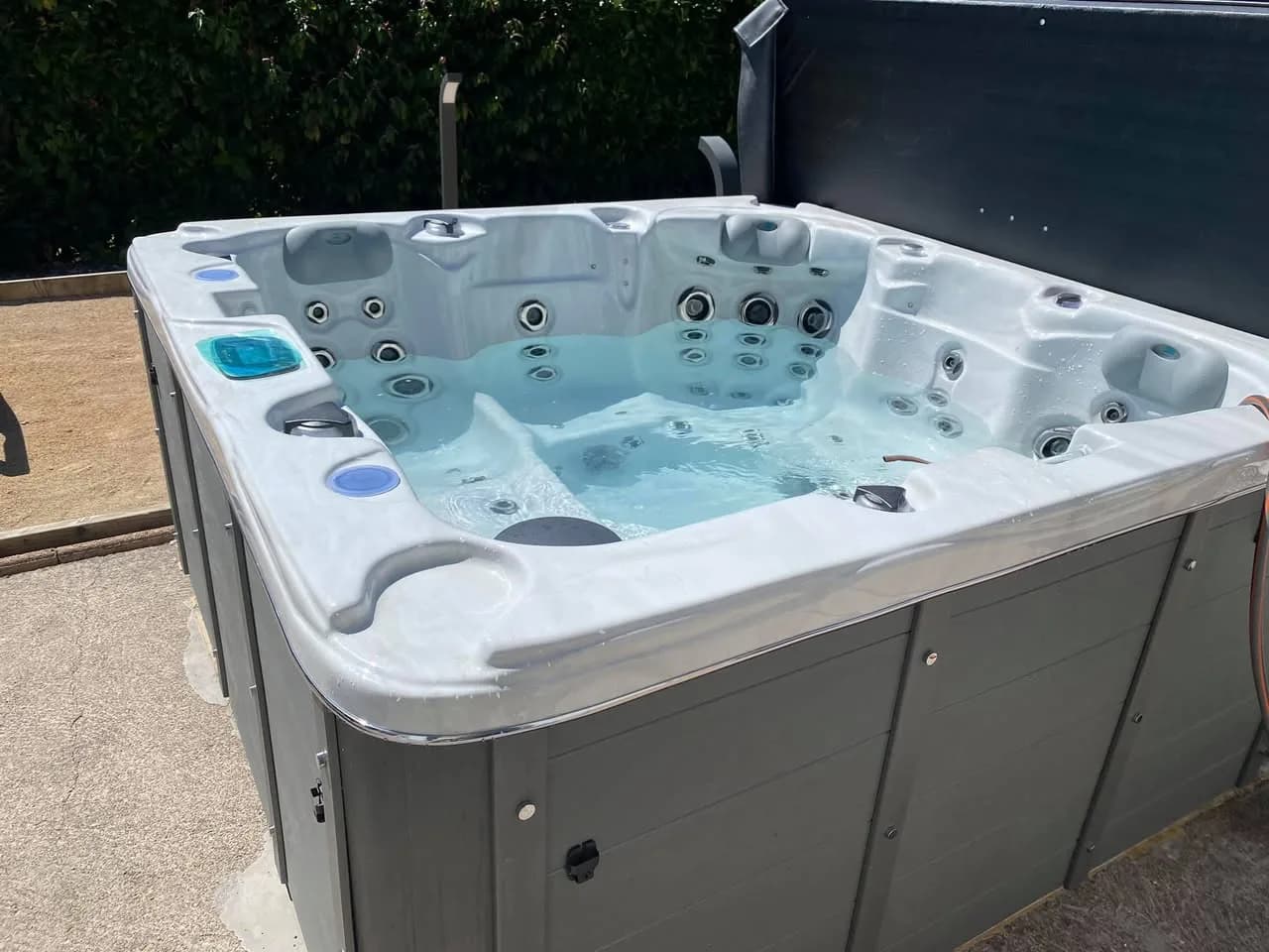 Installation d'un spa Ottawa à Novillard, autre vue du chantier