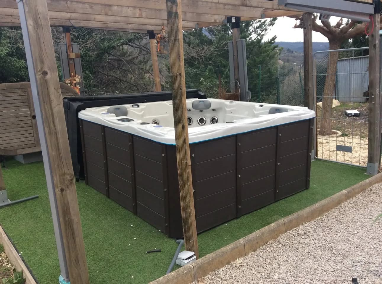 Installation d'un spa Ottawa à Poujols, autre vue du chantier