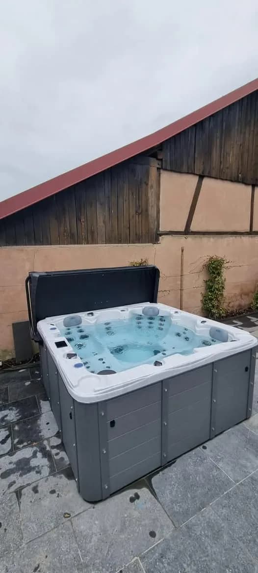 Installation d'un spa Ottawa à Reichshoffen, autre vue du chantier