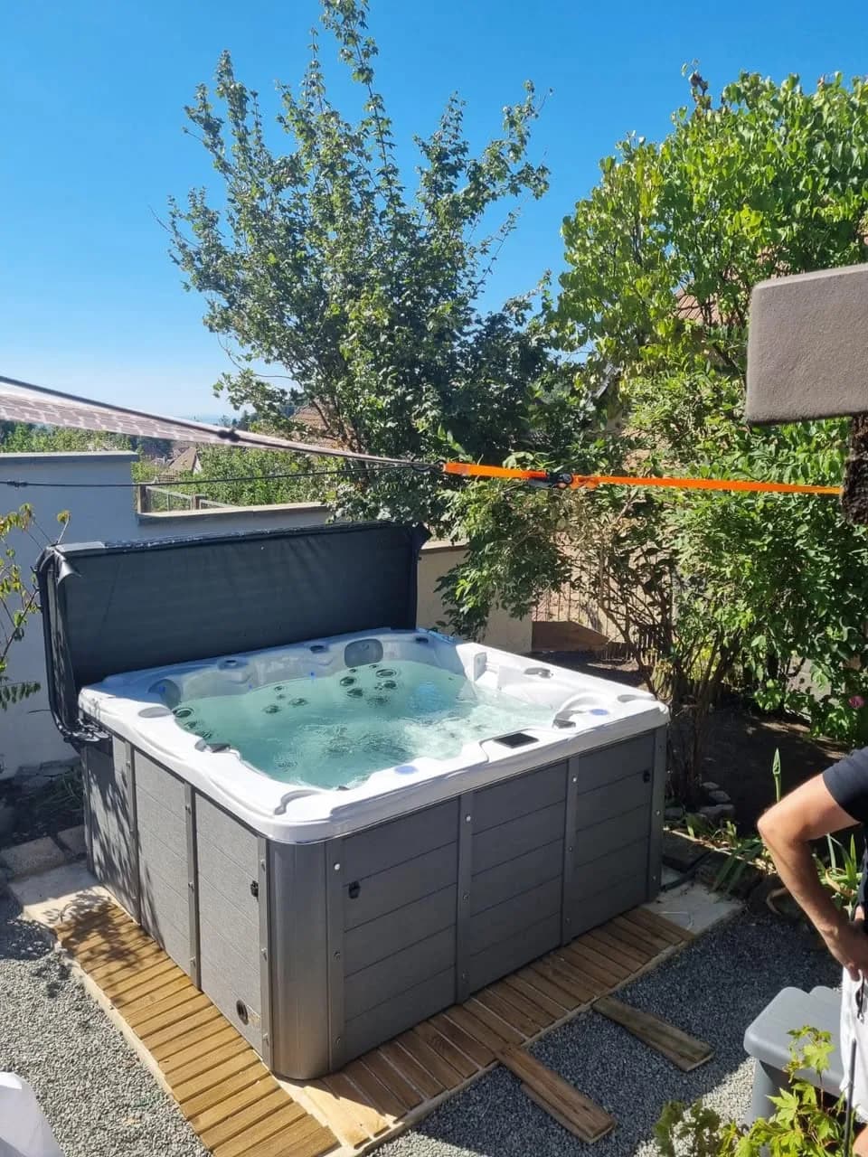 Installation d'un spa Ottawa à Rougemont-le-Château, autre vue du chantier
