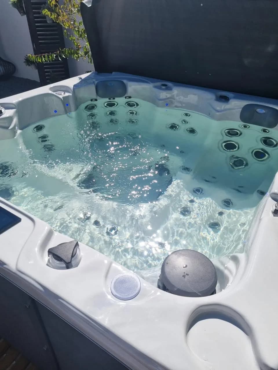 Installation d'un spa Ottawa à Rougemont-le-Château, autre vue du chantier