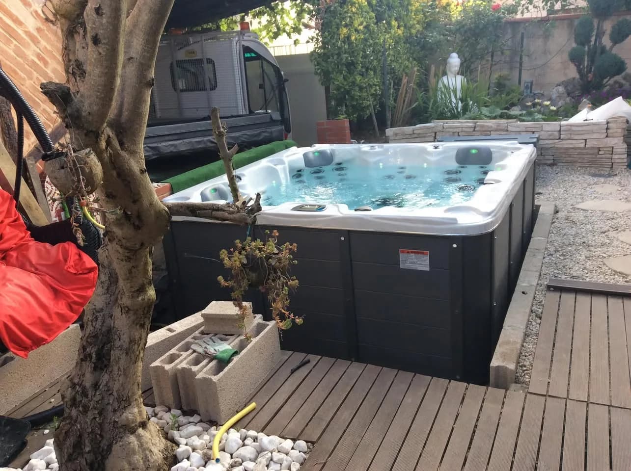 Installation d'un spa Ottawa à Toulouse, autre vue du chantier