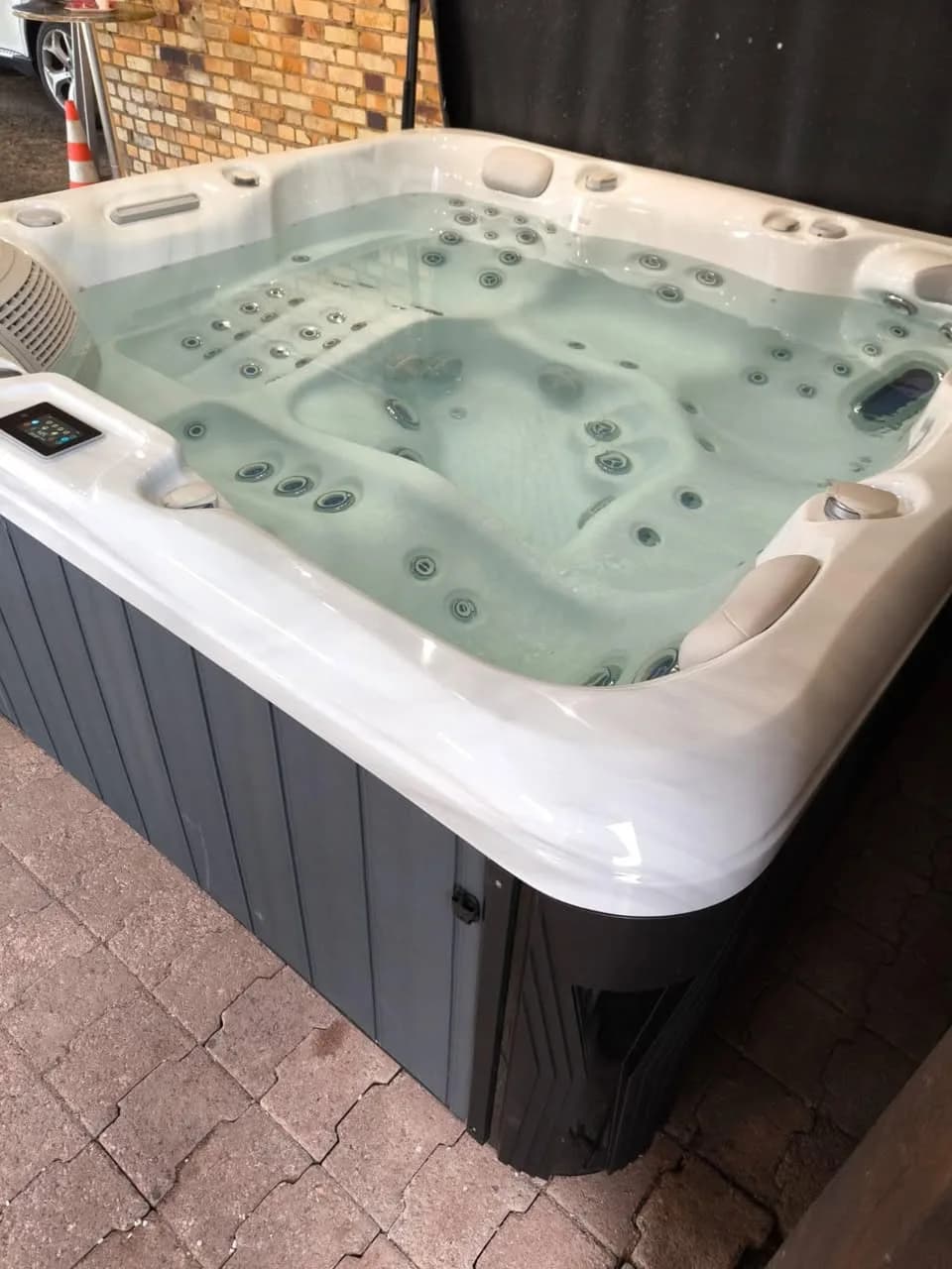 Installation d'un spa Poséidon à Audincourt, autre vue du chantier
