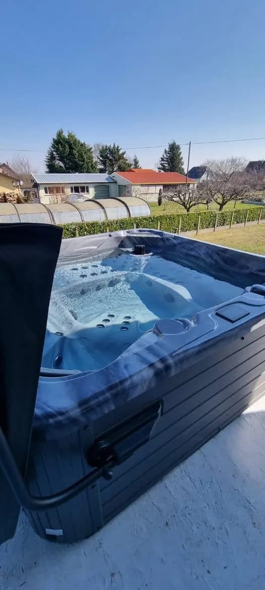 Installation d'un spa Poséidon à Issenheim, autre vue du chantier