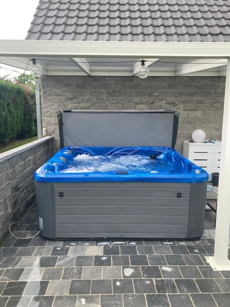 Installation d'un spa Poséidon à Juprelle, autre vue du chantier