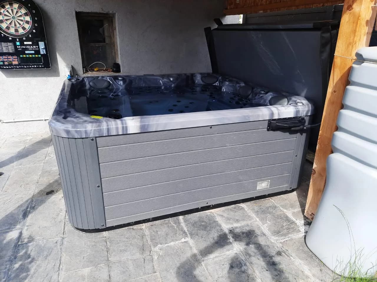 Installation d'un spa Poséidon à Mulhouse, autre vue du chantier