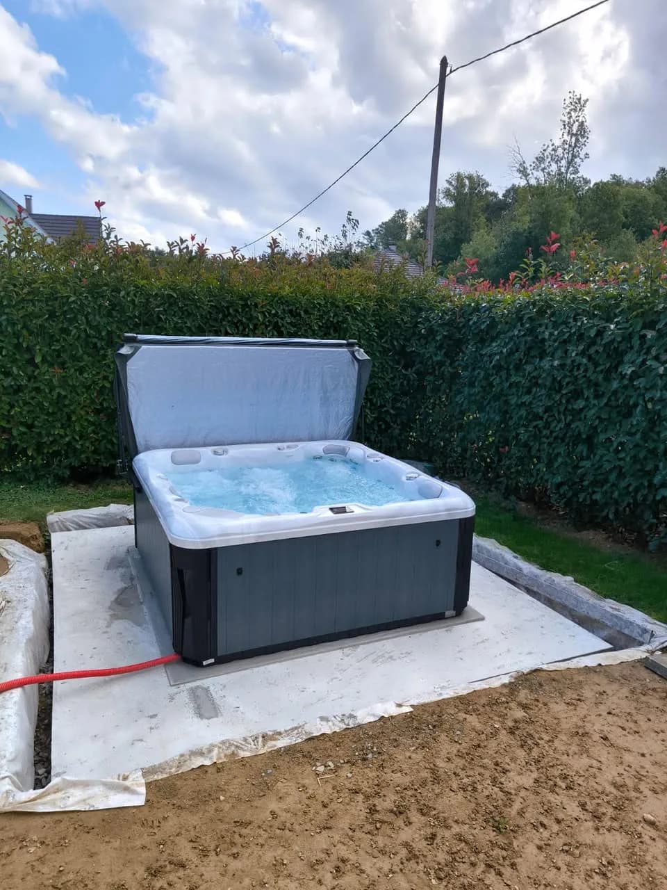 Installation d'un spa Poséidon à Schweighouse, autre vue du chantier