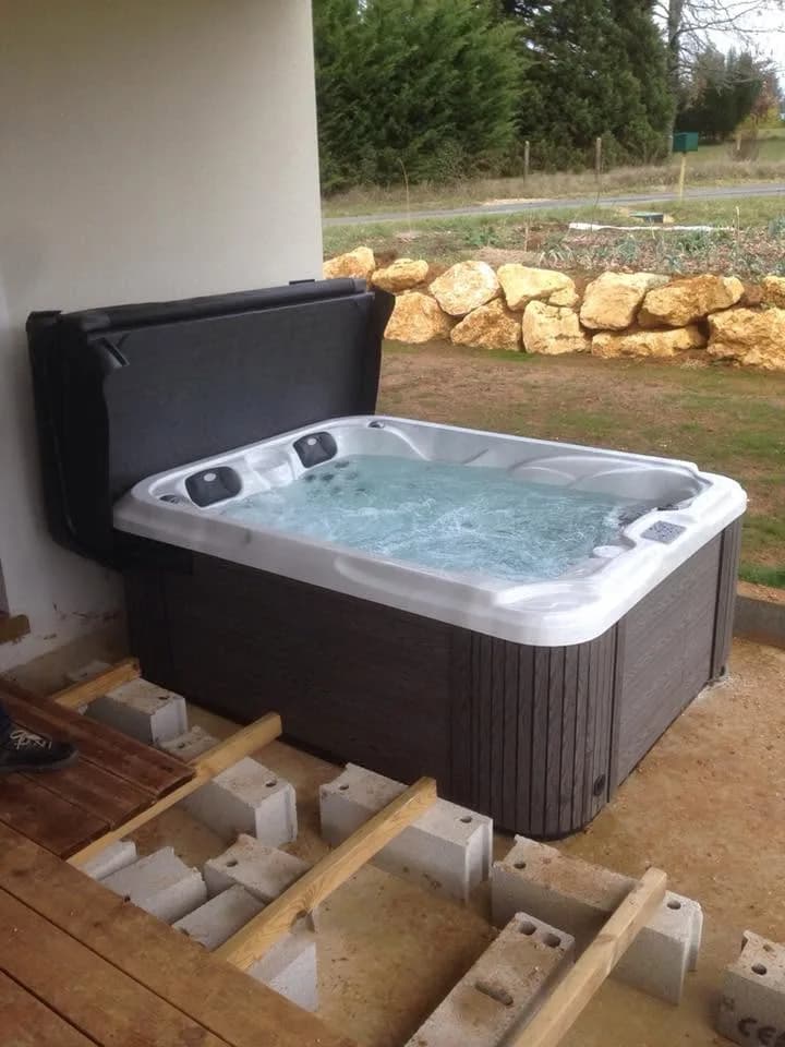 Installation d'un spa Puerla à Agen, autre vue du chantier