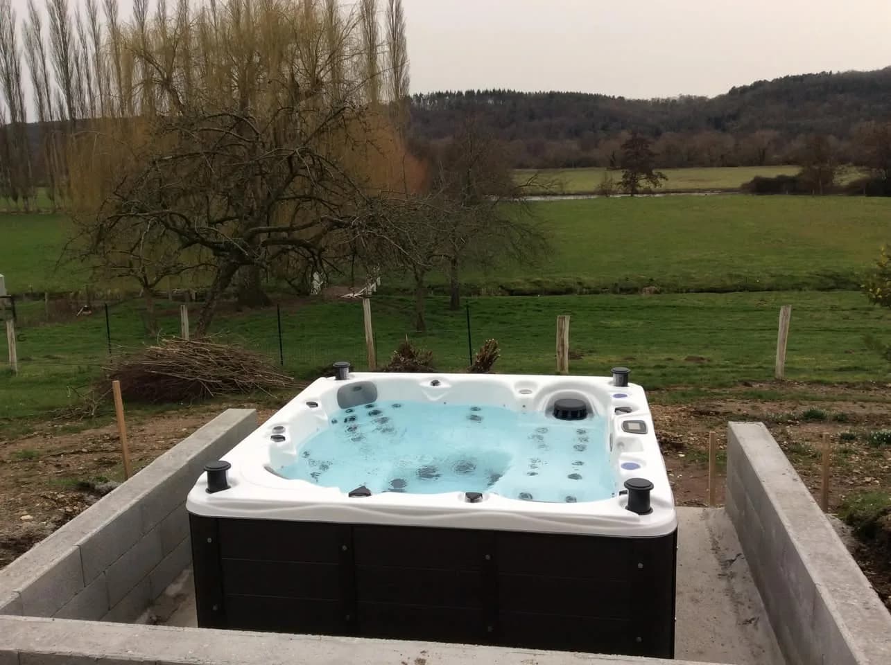 Installation d'un spa Québec à Corneville-sur-Risle, autre vue du chantier