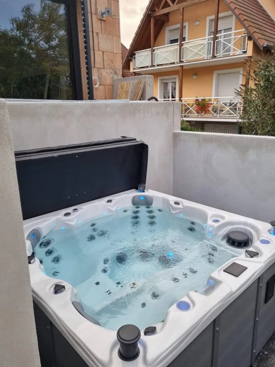 Installation d'un spa Québec Full option à Baldersheim, autre vue du chantier