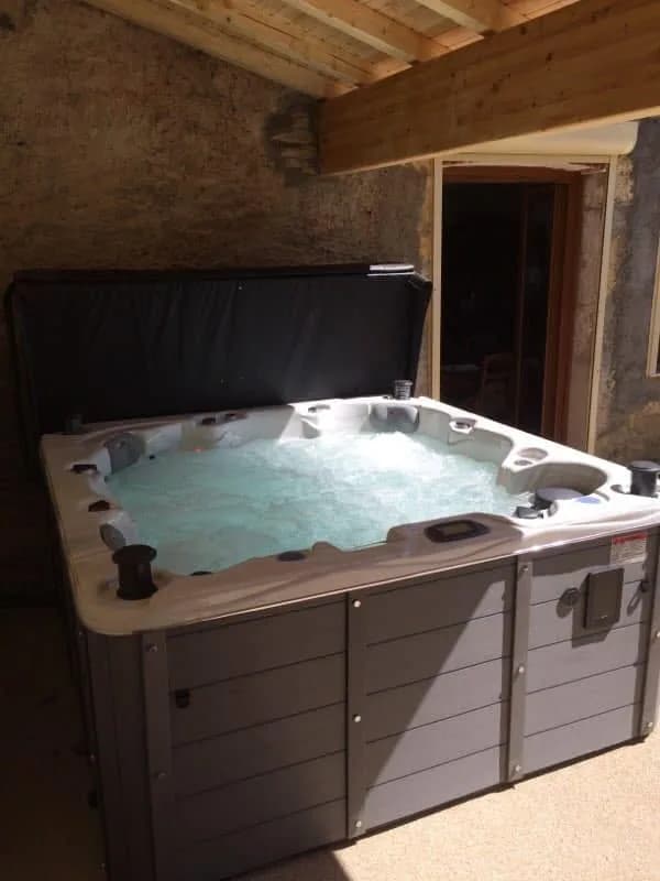 Installation d'un spa Québec Full option dans l'Ain, autre vue du chantier