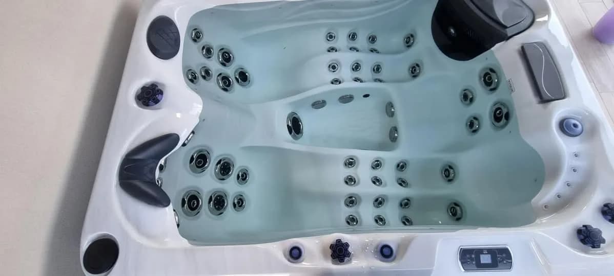 Installation d'un spa RC5 à Issenheim, autre vue du chantier