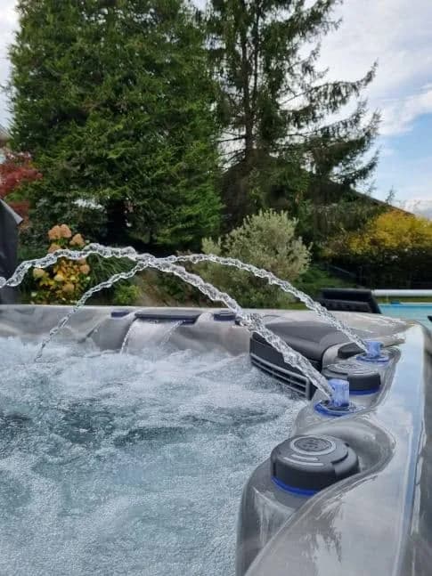 Installation d'un spa RC7 Full option à Audincourt, autre vue du chantier