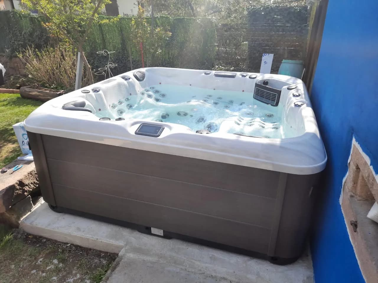 Installation d'un spa RC7 Full option à Buhl, autre vue du chantier