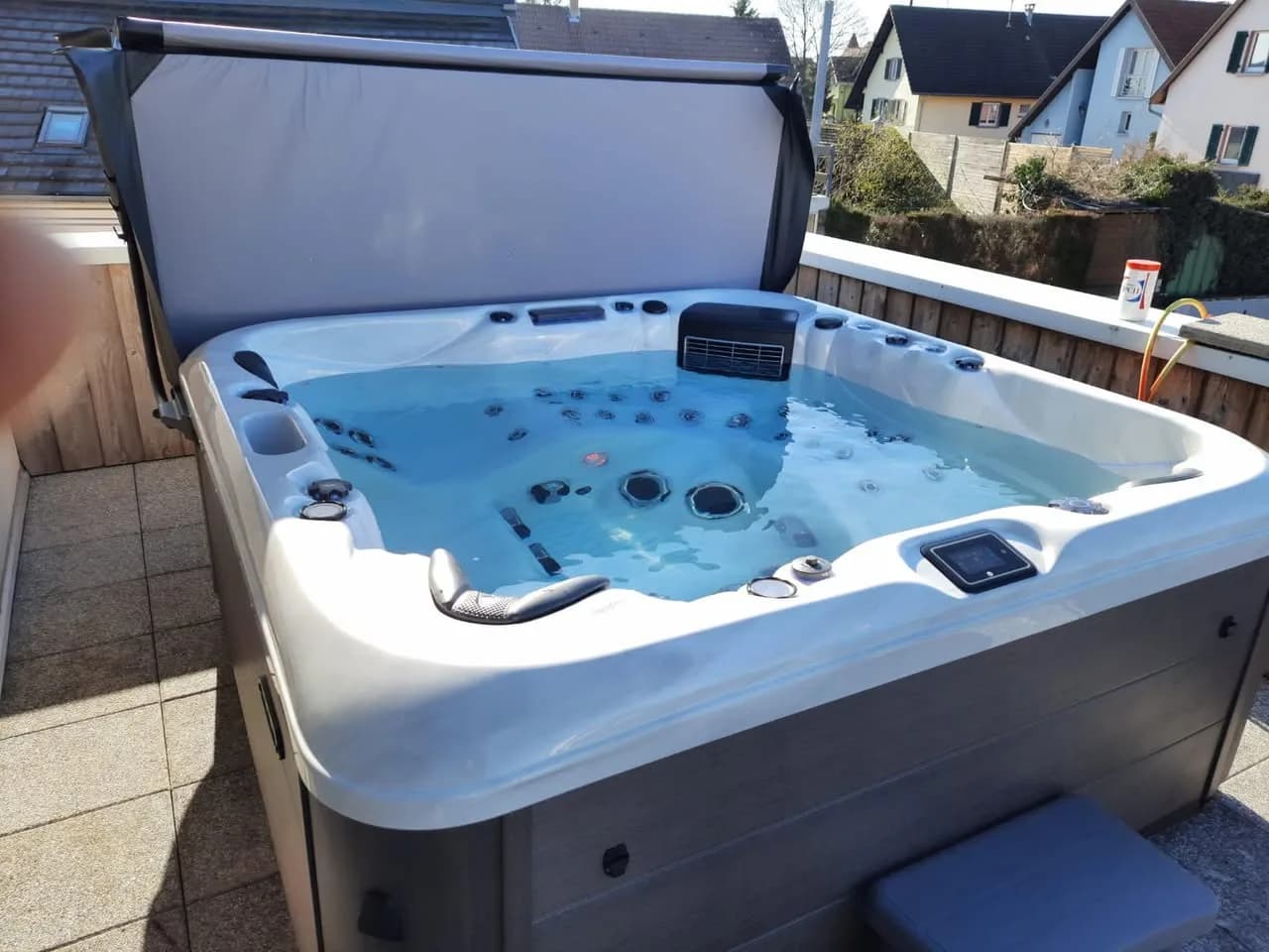 Installation d'un spa RC7 Full option à Burnhaupt-le-Haut, autre vue du chantier
