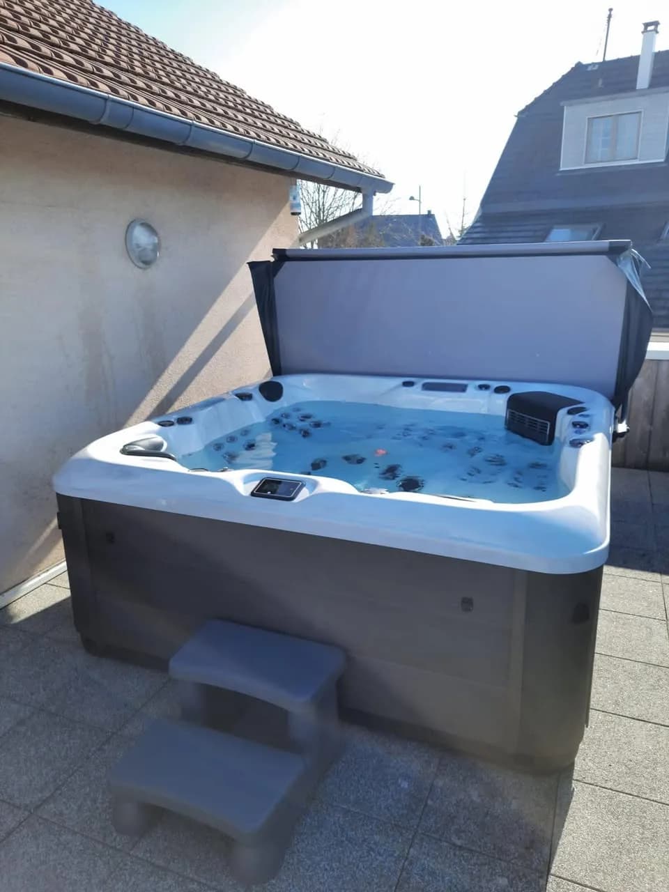 Installation d'un spa RC7 Full option à Burnhaupt-le-Haut, autre vue du chantier