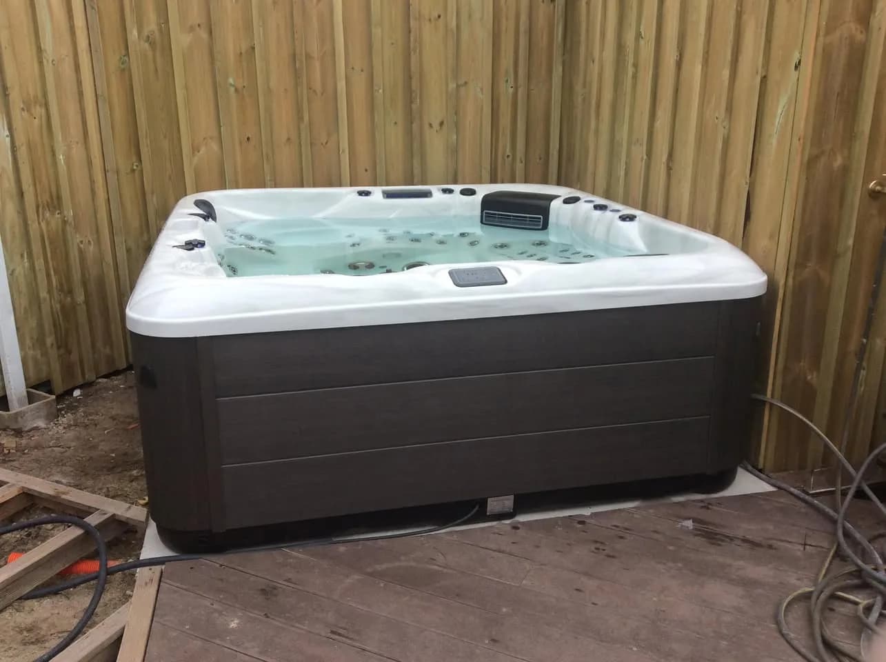 Installation d'un spa RC7 Full option à La Teste-de-Buch, autre vue du chantier